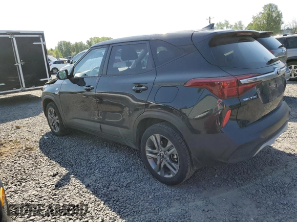 2021 Kia Seltos LX z VIN KNDEPCAA0M7097143, wystawiony jako Copart lot #54057815 z przebiegiem 59 930 mil mil oraz Szkoda całkowita • Salvage title. Historia ofert i sprzedaży dostępna na DreamBid. Obrazek 2.