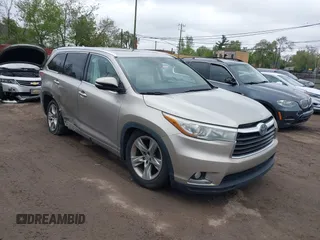2015 Toyota Highlander Limited z VIN 5TDYKRFH7FS104392, wystawiony jako IAAI lot #42254986 z przebiegiem 217 239 mil mil oraz . Historia ofert i sprzedaży dostępna na DreamBid. Obrazek 1.