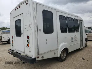 2007 Chevrolet Express Commercial C7L DRW with VIN 1GBJG31U671234848, listed as a Copart auction lot 50197555 with 97,869 mi miles and Salvage Title. Bid and sale history available at carsss.com. Image 3.