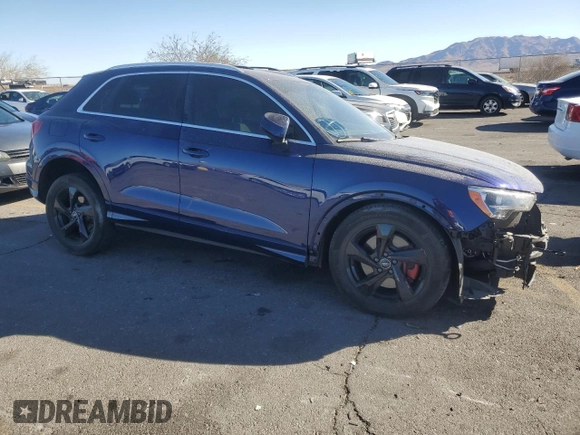2022 Audi Q3 Premium with VIN WA1AUCF31N1005084, listed as a Copart auction lot 86450304 with 33,088 mi miles and Salvage Title. Bid and sale history available at carsss.com. Image 4.