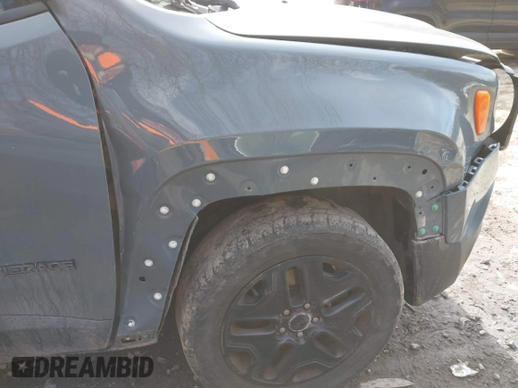 2018 Jeep Renegade Sport with VIN ZACCJBAB2JPH56754, listed as a IAAI auction lot 41541555 with 141,616 mi miles. Bid and sale history available at carsss.com. Image 22.
