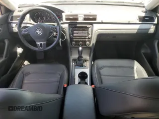 2015 Volkswagen Passat SE z VIN 1VWBV7A39FC053232, wystawiony jako Copart lot #60936005 z przebiegiem 24 801 mil mil oraz Szkoda całkowita • Salvage title. Historia ofert i sprzedaży dostępna na DreamBid. Obrazek 8.