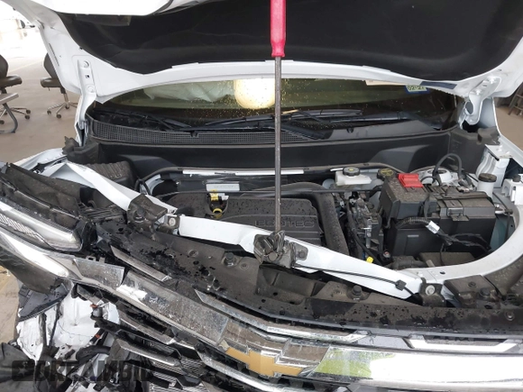 2025 Chevrolet Equinox FWD LT with VIN 3GNAXHEGXSL252341, listed as a IAAI auction lot 42093404 with 7,345 mi miles and . Bid and sale history available at DreamBid. Image 10.