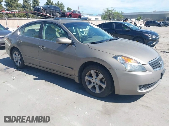 2008 Nissan Altima 2.5 SL with VIN 1N4AL21EX8N444962, listed as a IAAI auction lot 42024684 with 262,819 mi miles. Bid and sale history available at carsss.com. Image 1.