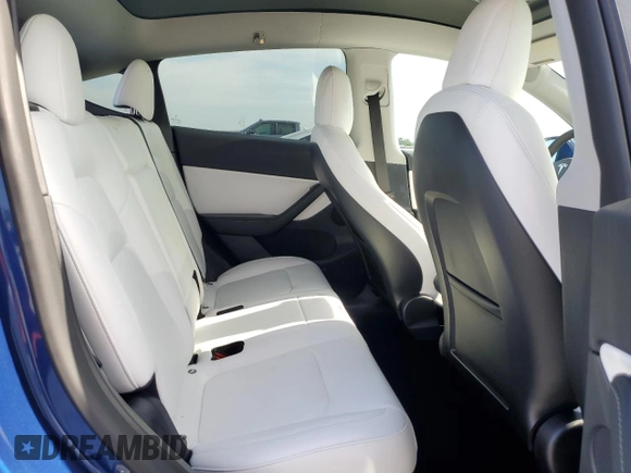 2022 Tesla Model Y Long Range z VIN 7SAYGDEE2NF433907, wystawiony jako Copart lot #54402215 z przebiegiem 44 765 mil mil oraz Szkody całkowita. Historia ofert i sprzedaży dostępna na DreamBid. Obrazek 11.