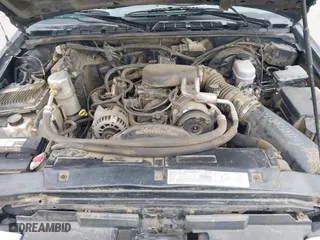 2000 Chevrolet S-10 LS with VIN 1GCCS19W5Y8161574, listed as a IAAI auction lot 41935197 with 255,231 mi miles. Bid and sale history available at carsss.com. Image 10.