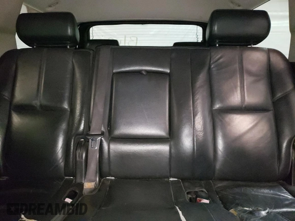 2008 Chevrolet Tahoe 2LT z VIN 1GNFC13078R152116, wystawiony jako Copart lot #42241295 z przebiegiem 224 882 mil mil oraz Czysty tytuł • Clean title. Historia ofert i sprzedaży dostępna na DreamBid. Obrazek 10.