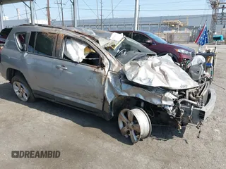 2016 Jeep Compass Sport z VIN 1C4NJCBA9GD743057, wystawiony jako IAAI lot #42544686 z przebiegiem Nie podano mil oraz . Historia ofert i sprzedaży dostępna na DreamBid. Obrazek 1.