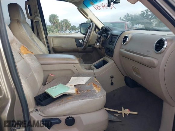 2003 Ford Expedition Special Service z VIN 1FMRU15W53LA44296, wystawiony jako IAAI lot #41084481 z przebiegiem Nie podano mil oraz . Historia ofert i sprzedaży dostępna na DreamBid. Obrazek 5.