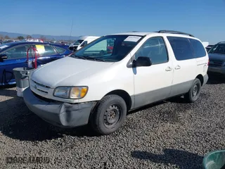 2000 Toyota Sienna LE with VIN 4T3ZF13C8YU256668, listed as a IAAI auction lot 41659040 with 387,876 mi miles. Bid and sale history available at carsss.com. Image 16.
