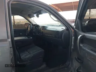 2013 Chevrolet Silverado 1500 LT with VIN 3GCPCSE00DG110686, listed as a IAAI auction lot 42034864 with 225,135 mi miles and . Bid and sale history available at DreamBid. Image 5.
