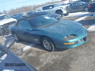 1995 Chevrolet Camaro Z28 z VIN 2G1FP32P5S2196335, wystawiony jako IAAI lot #41261378 z przebiegiem 126 260 mil mil oraz . Historia ofert i sprzedaży dostępna na DreamBid. Obrazek 12.