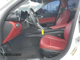 2019 Alfa Romeo Giulia z VIN ZARFAMANXK7600999, wystawiony jako Copart lot #55025785 z przebiegiem 102 625 mil mil oraz Tytuł czysty. Historia ofert i sprzedaży dostępna na DreamBid. Obrazek 8.
