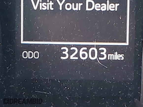 2020 Toyota Camry LE with VIN 4T1C11AKXLU381686, listed as a IAAI auction lot 42013767 with 32,603 mi miles. Bid and sale history available at carsss.com. Image 15.