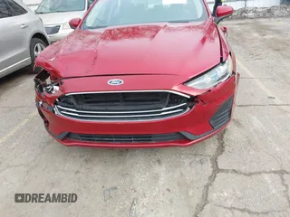 2020 Ford Fusion SE with VIN 3FA6P0HD4LR109679, listed as a IAAI auction lot 41718257 with 132,389 mi miles. Bid and sale history available at carsss.com. Image 13.