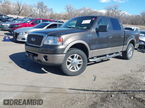 2006 Ford F-150 XLT z VIN 1FTPW14536KB44308, wystawiony jako IAAI lot #41673537 z przebiegiem 176 587 mil mil oraz . Historia ofert i sprzedaży dostępna na DreamBid. Obrazek 2.