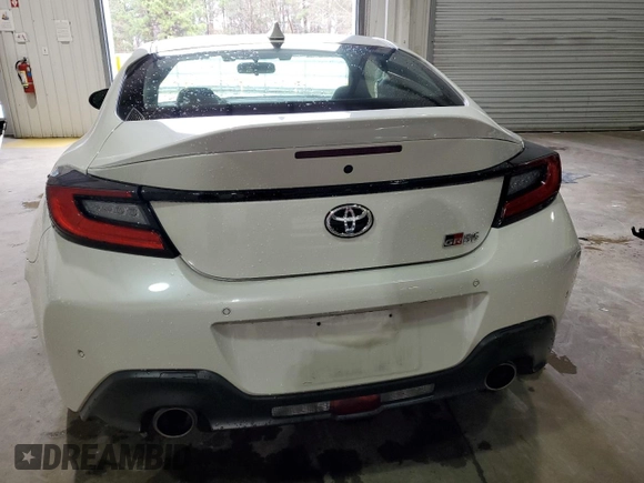 2024 Toyota 86 Premium with VIN JF1ZNBE1XR8755702, listed as a Copart auction lot 45182635 with 9,214 mi miles and Salvage Title. Bid and sale history available at DreamBid. Image 6.