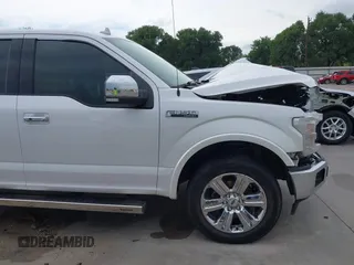 2018 Ford F-150 XL z VIN 1FTEW1EG1JKC32919, wystawiony jako IAAI lot #42486820 z przebiegiem 166 382 mil mil oraz . Historia ofert i sprzedaży dostępna na DreamBid. Obrazek 19.