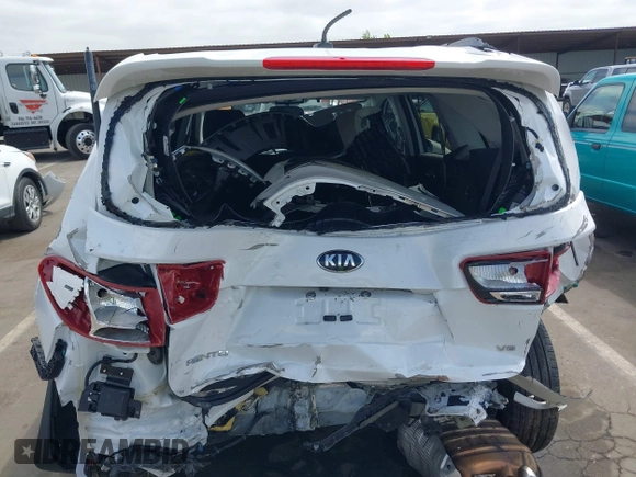 2020 Kia Sorento LX with VIN 5XYPGDA55LG696963, listed as a IAAI auction lot 42115662 with Not Provided miles and . Bid and sale history available at carsss.com. Image 6.