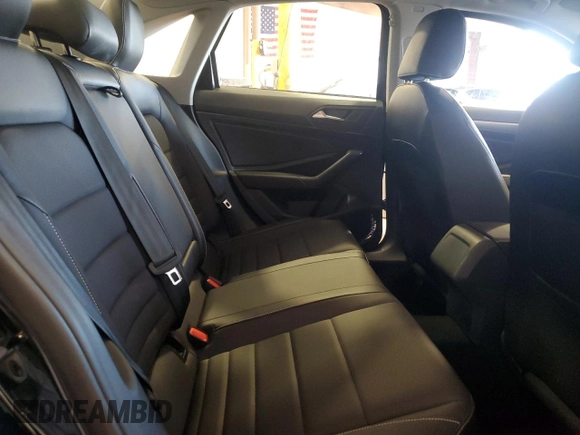 2024 Volkswagen Jetta SE with VIN 3VWEM7BU7RM047598, listed as a Copart auction lot 62073545 with 18,603 mi miles and Salvage title. Bid and sale history available at DreamBid. Image 10.