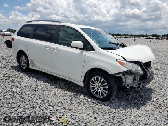 2018 Toyota Sienna XLE Auto Access Seat z VIN 5TDYZ3DC8JS917863, wystawiony jako Copart lot #61825655 z przebiegiem 249 491 mil mil oraz Szkoda całkowita • Salvage title. Historia ofert i sprzedaży dostępna na DreamBid. Obrazek 4.