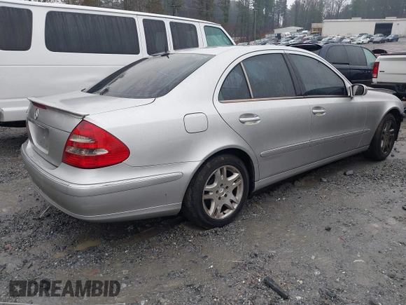 2005 Mercedes-Benz E-Class 3.2L CDI with VIN WDBUF26JX5A540368, listed as a IAAI auction lot 41424407 with 282,470 mi miles. Bid and sale history available at carsss.com. Image 4.