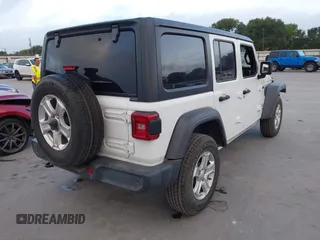 2019 Jeep Wrangler Unlimited Sport S with VIN 1C4HJXDG2KW500662, listed as a IAAI auction lot 42571152 with 45,067 mi miles and . Bid and sale history available at DreamBid. Image 4.
