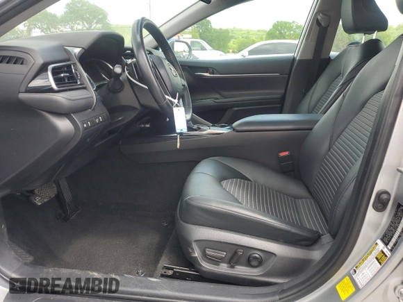 2020 Toyota Camry SE z VIN 4T1G11AK3LU863112, wystawiony jako Copart lot #54119205 z przebiegiem 44 270 mil mil oraz Szkoda całkowita • Salvage title. Historia ofert i sprzedaży dostępna na DreamBid. Obrazek 7.