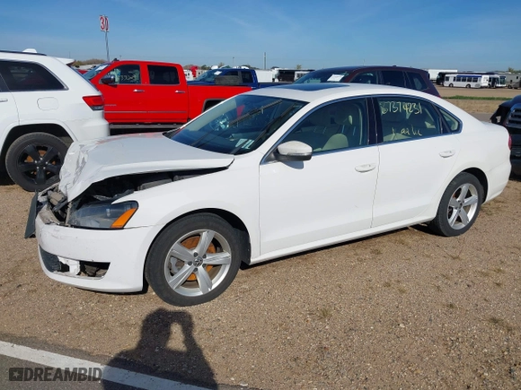 2013 Volkswagen Passat SE with VIN 1VWBP7A39DC008458, listed as a IAAI auction lot 37374231 with 1 mi miles. Bid and sale history available at carsss.com. Image 17.