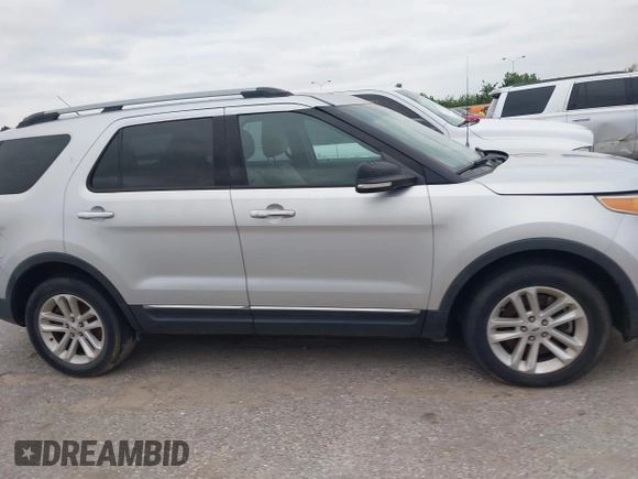 2014 Ford Explorer XLT with VIN 1FM5K7D83EGB59629, listed as a IAAI auction lot 42068858 with 171,562 mi miles and . Bid and sale history available at carsss.com. Image 13.