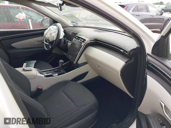 2024 Hyundai Tucson SEL with VIN 5NMJB3DE7RH427985, listed as a IAAI auction lot 42113557 with 18,181 mi miles. Bid and sale history available at carsss.com. Image 5.