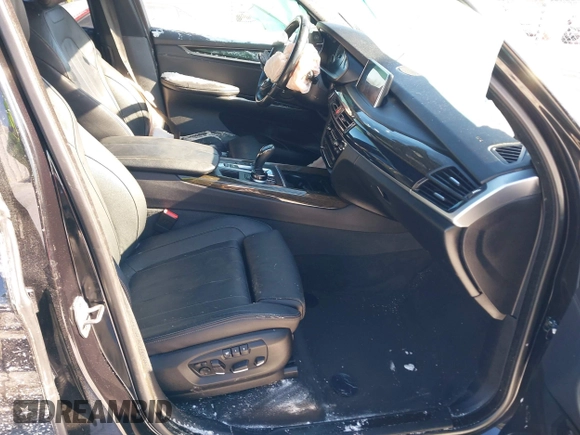 2017 BMW X5 xDrive35d with VIN 5UXKS4C30H0U04569, listed as a IAAI auction lot 41398288 with 86,048 mi miles. Bid and sale history available at carsss.com. Image 5.