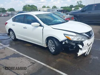 2017 Nissan Altima SR z VIN 1N4AL3AP3HC237252, wystawiony jako IAAI lot #42158198 z przebiegiem 138 672 mil mil oraz . Historia ofert i sprzedaży dostępna na DreamBid. Obrazek 1.