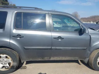 2011 Honda Pilot LX with VIN 5FNYF4H2XBB064209, listed as a IAAI auction lot 41779836 with 213,163 mi miles. Bid and sale history available at carsss.com. Image 13.