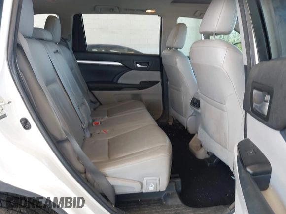 2014 Toyota Highlander XLE z VIN 5TDJKRFH0ES041779, wystawiony jako IAAI lot #42358505 z przebiegiem 127 438 mil mil oraz . Historia ofert i sprzedaży dostępna na DreamBid. Obrazek 8.