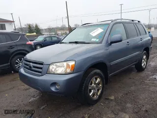 2004 Toyota Highlander with VIN JTEEP21A140053974, listed as a IAAI auction lot 42021517 with 215,387 mi miles. Bid and sale history available at carsss.com. Image 2.