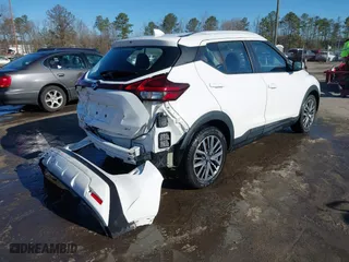 2021 Nissan Kicks SV with VIN 3N1CP5CV5ML489794, listed as a IAAI auction lot 41706542 with 61,006 mi miles. Bid and sale history available at carsss.com. Image 4.