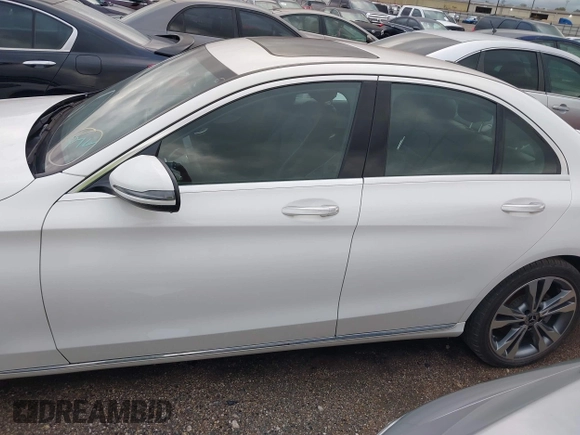 2019 Mercedes-Benz C 300 with VIN 55SWF8DB0KU284459, listed as a IAAI auction lot 40895273 with Not provided miles and . Bid and sale history available at DreamBid. Image 14.