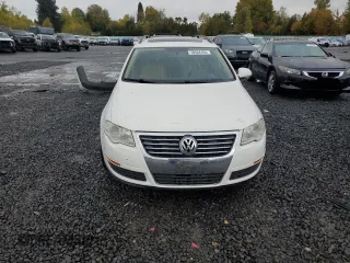 2008 Volkswagen Passat Komfort with VIN WVWLK73C28E121987, listed as a Copart auction lot 78504164 with 158,147 mi miles and Salvage title. Bid and sale history available at DreamBid. Image 5.