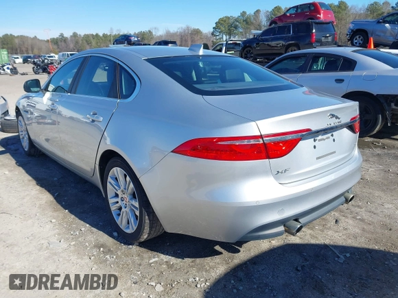 2016 Jaguar XF 35t Premium with VIN SAJBD4BV0GCY13376, listed as a IAAI auction lot 41375803 with 64,368 mi miles. Bid and sale history available at carsss.com. Image 3.