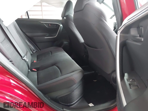 2021 Toyota RAV4 SE with VIN JTMAB3FV8MD044152, listed as a IAAI auction lot 42521714 with 142,710 mi miles and . Bid and sale history available at DreamBid. Image 8.