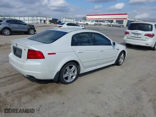 2006 Acura TL with VIN 19UUA66276A069590, listed as a IAAI auction lot 41540868 with 197,057 mi miles. Bid and sale history available at carsss.com. Image 4.