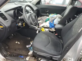 2010 Kia Soul + with VIN KNDJT2A25A7703092, listed as a Copart auction lot 49730235 with 77,504 mi miles and Salvage Title. Bid and sale history available at DreamBid. Image 7.