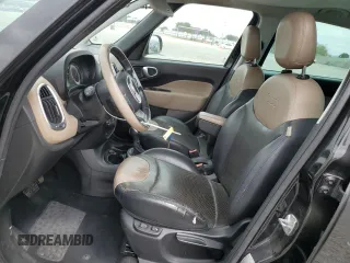 2015 FIAT 500L Lounge z VIN ZFBCFACH4FZ036798, wystawiony jako Copart lot #56046895 z przebiegiem 139 321 mil mil oraz Czysty tytuł • Clean title. Historia ofert i sprzedaży dostępna na DreamBid. Obrazek 7.