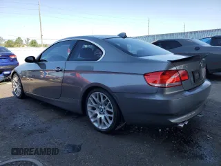 2007 BMW 3 Series 328i z VIN WBAWB33517PV74554, wystawiony jako Copart lot #52821695 z przebiegiem 101 269 mil mil oraz Szkoda całkowita • Salvage title. Historia ofert i sprzedaży dostępna na DreamBid. Obrazek 2.