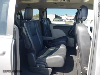 2014 Chrysler Town & Country Touring with VIN 2C4RC1BGXER211850, listed as a IAAI auction lot 41997769 with 164,406 mi miles. Bid and sale history available at carsss.com. Image 8.