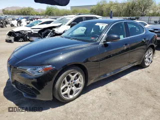 2018 Alfa Romeo Giulia Ti Lusso z VIN ZARFAEEN0J7578865, wystawiony jako Copart lot #61529904 z przebiegiem 29 504 mil mil oraz Szkody całkowita. Historia ofert i sprzedaży dostępna na DreamBid. Obrazek 1.