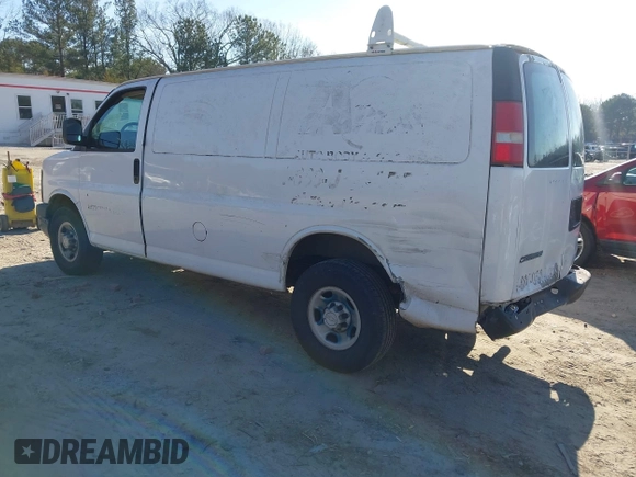 2008 Chevrolet Express Cargo Van with VIN 1GCGG25C481199553, listed as a IAAI auction lot 41508779 with 213,446 mi miles. Bid and sale history available at carsss.com. Image 3.