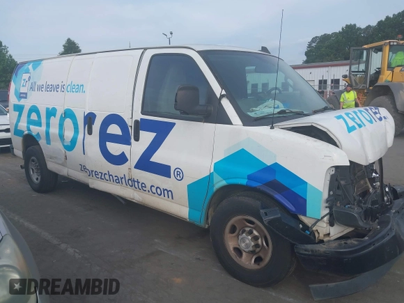 2018 Chevrolet Express Cargo z VIN 1GCZGHFG3J1343855, wystawiony jako IAAI lot #39483464 z przebiegiem 102 343 mil mil oraz . Historia ofert i sprzedaży dostępna na DreamBid. Obrazek 13.