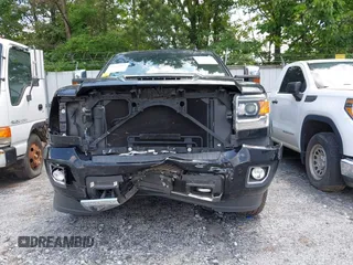 2019 GMC Sierra 2500HD Denali с VIN 1GT12SEY2KF234777, выставлен на аукционе IAAI как лот 42198892 с пробегом 31 836 миль миль и . История ставок и продаж доступна на DreamBid. Изображение 13.